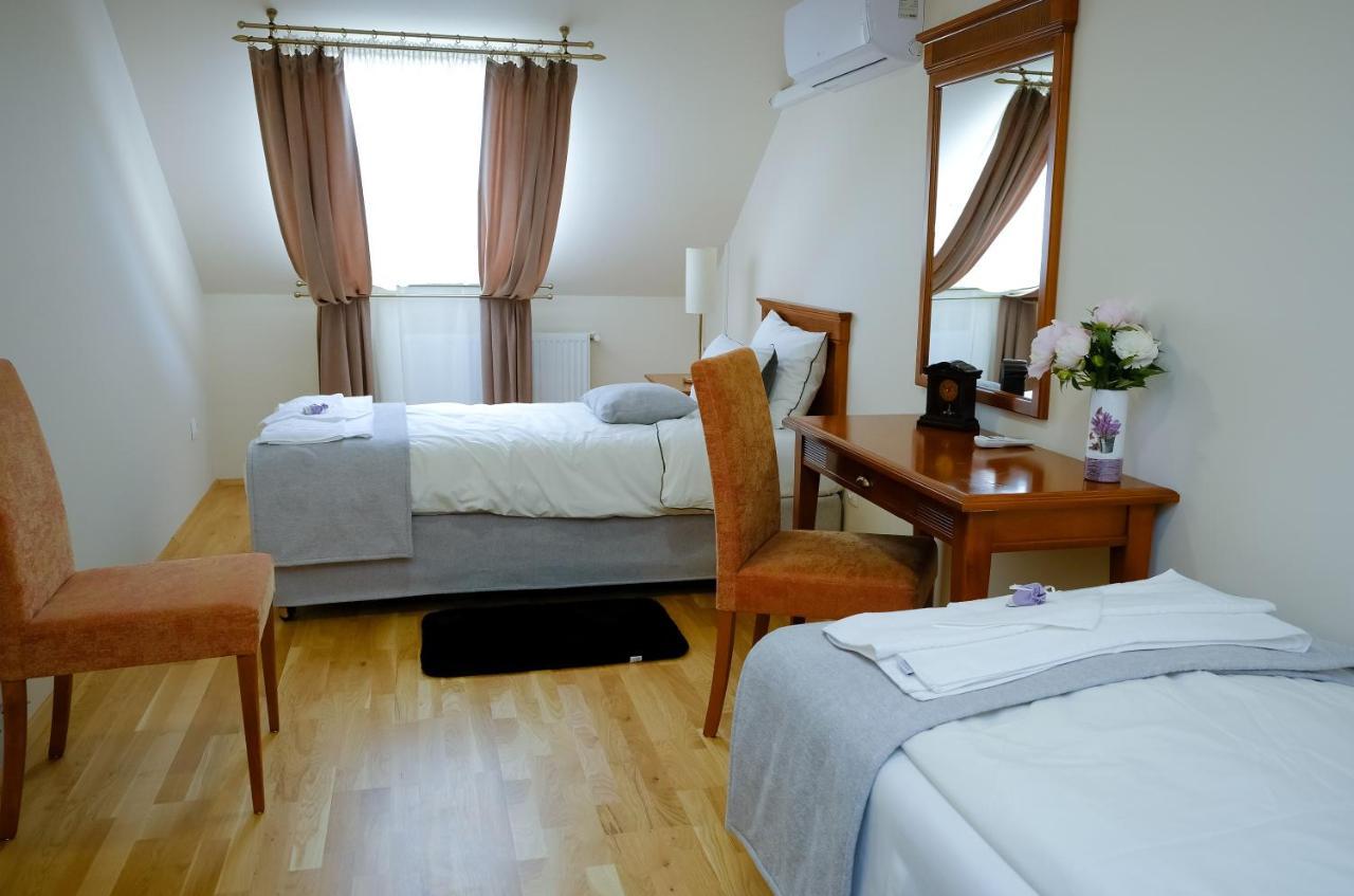 Barkoscinege Vendeghaz Hotell Geberjen Exteriör bild