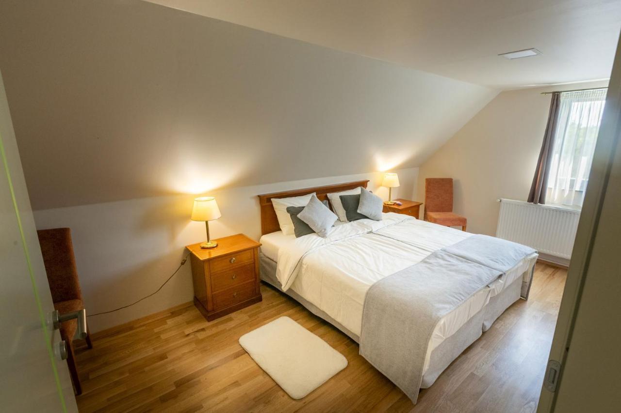Barkoscinege Vendeghaz Hotell Geberjen Exteriör bild